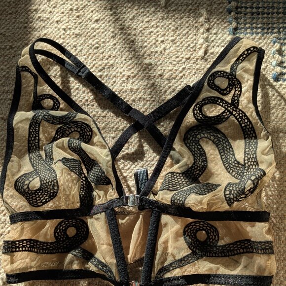 Thistle & Spire Medusa Lingerie Set - Picture 6 of 12